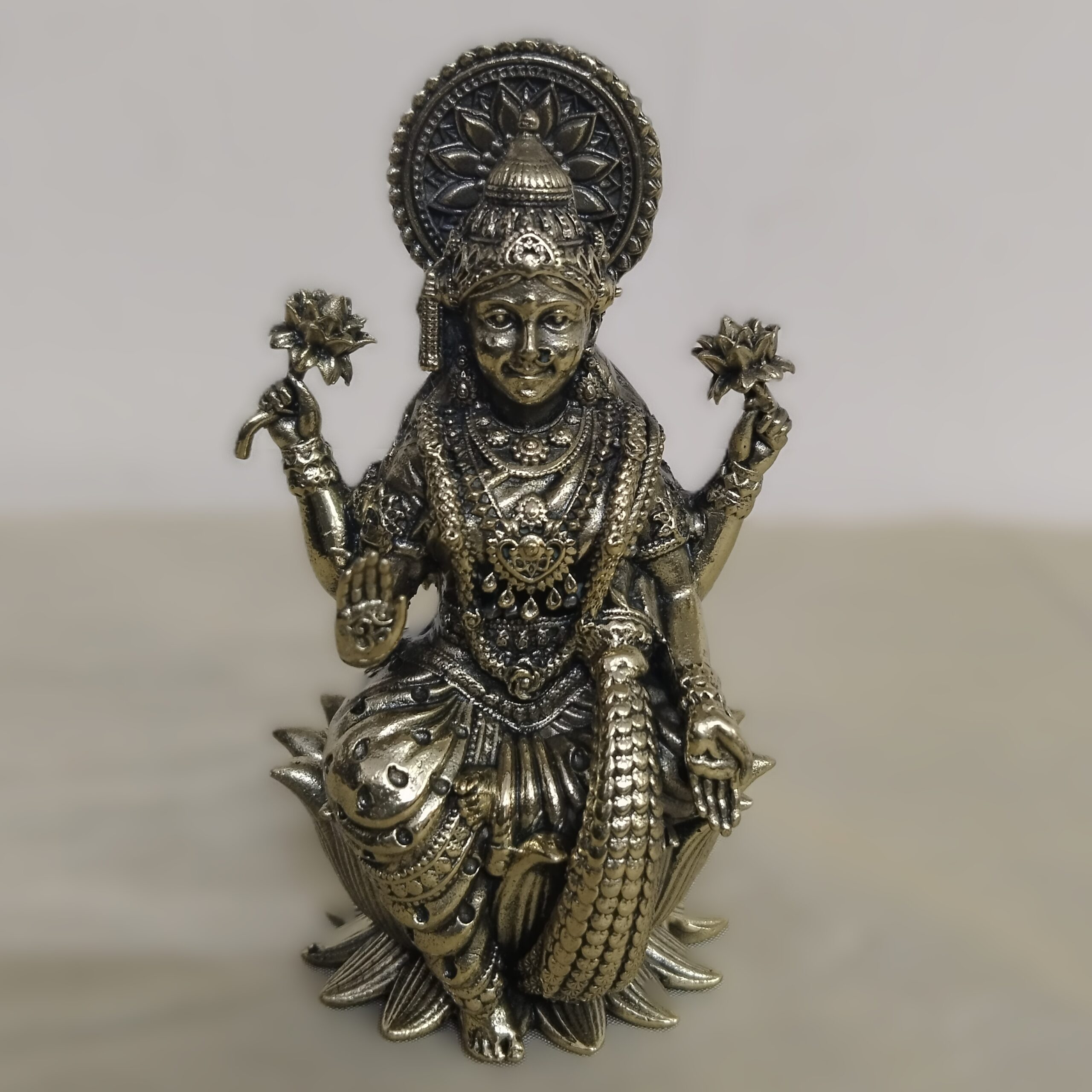antique finished lakshmi brass idol – 3.5 inch